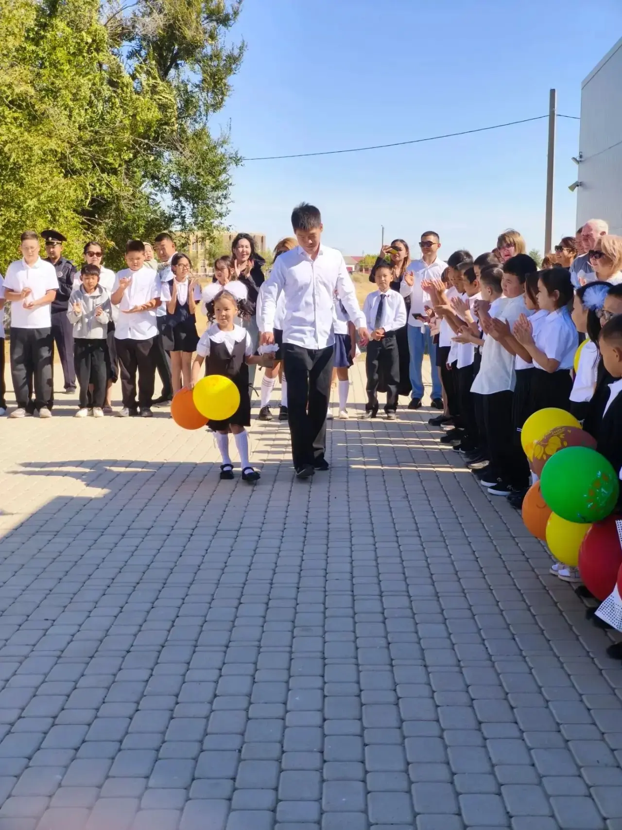 С Днём знаний! Как наша школа встретила новый учебный год 🎓