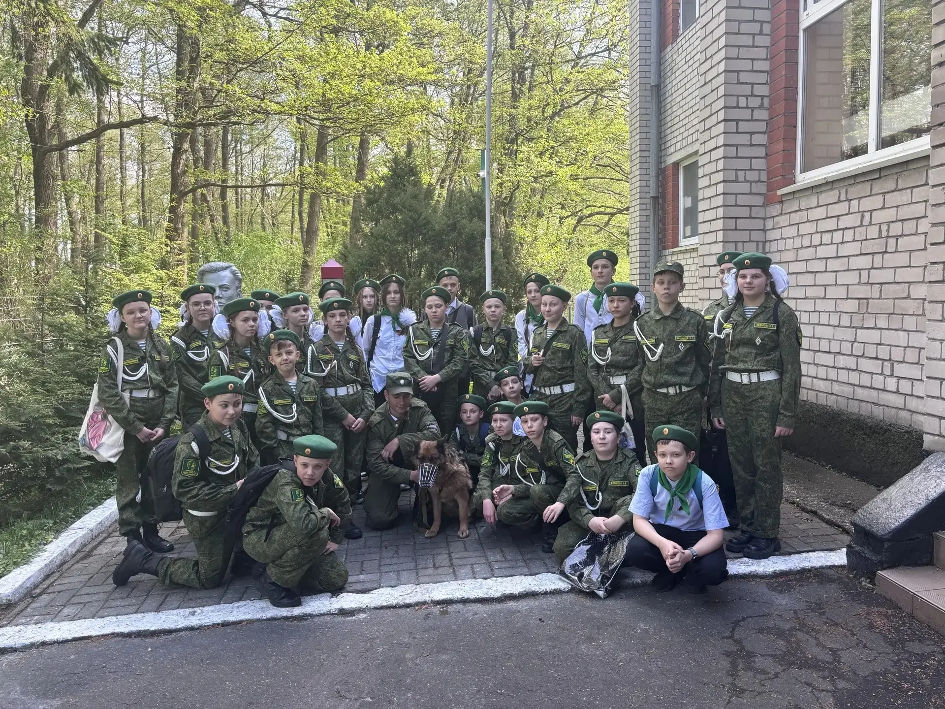 🛂 Юные Друзья Пограничников: день на заставе им. М. М. Козлова  15 мая участники движения «Юные Друз