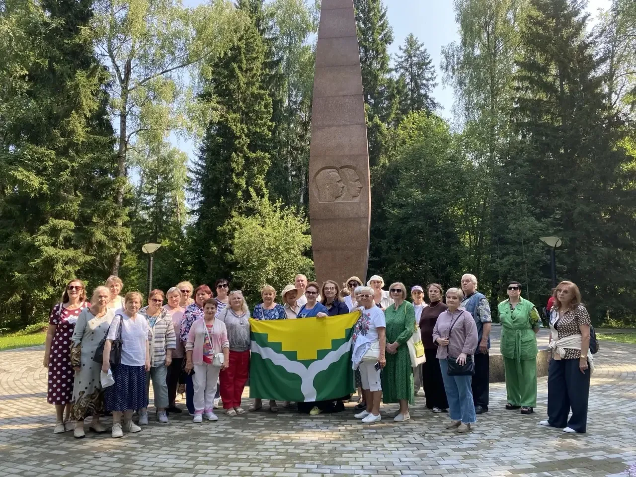 Общественные советники района Котловка посетили мемориал Гагарина и Серёгина

28 июля 2026 года обще