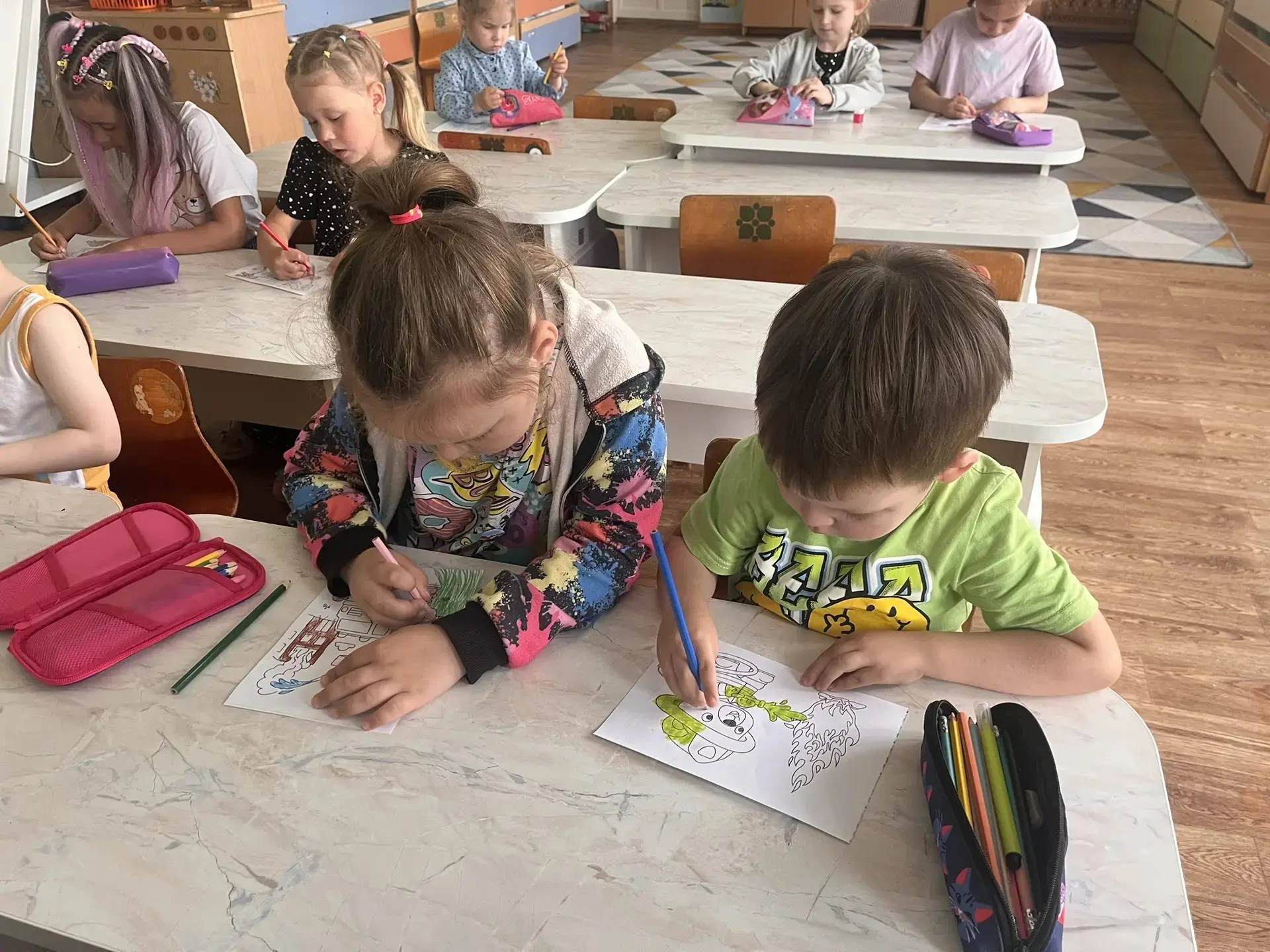 Сегодня провели беседу по пожарной безопасности. Дети вспомнили, почему огонь может быть опасным, ка