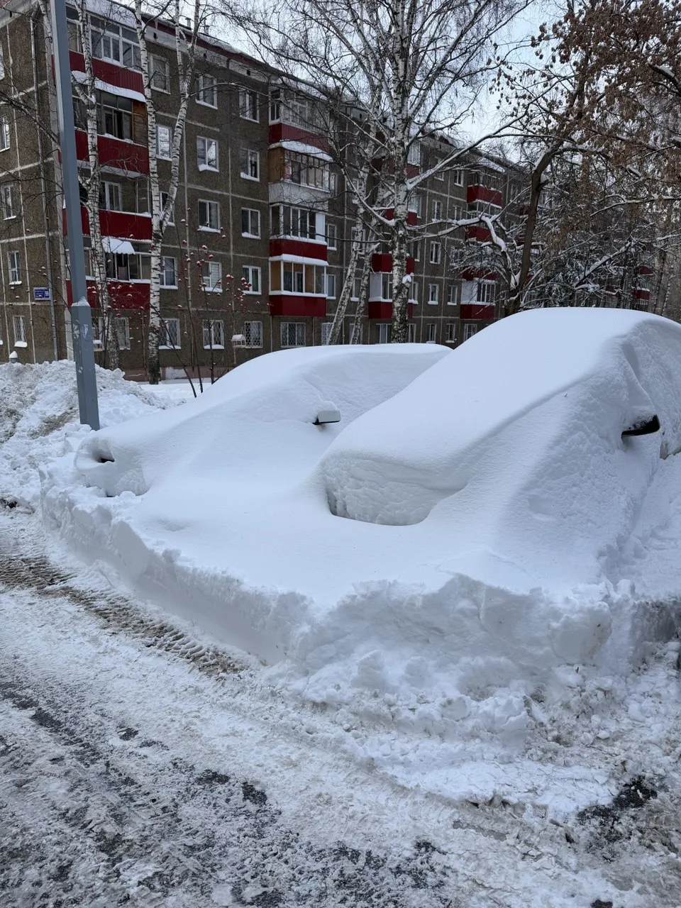 Отчёт о работе по уборке снега  Сегодня наши специалисты провели масштабную уборку территории! Что б