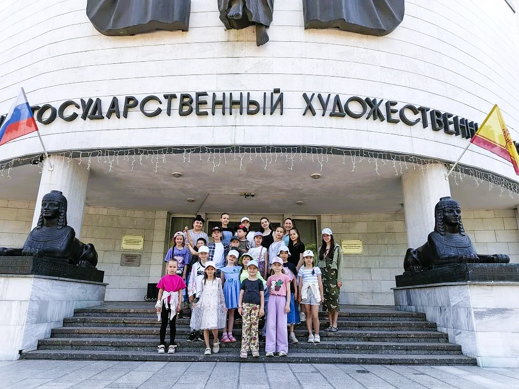 Чем занимались участники творческого практикума в предыдущие дни?
В один из дней...
Подробнее >>>