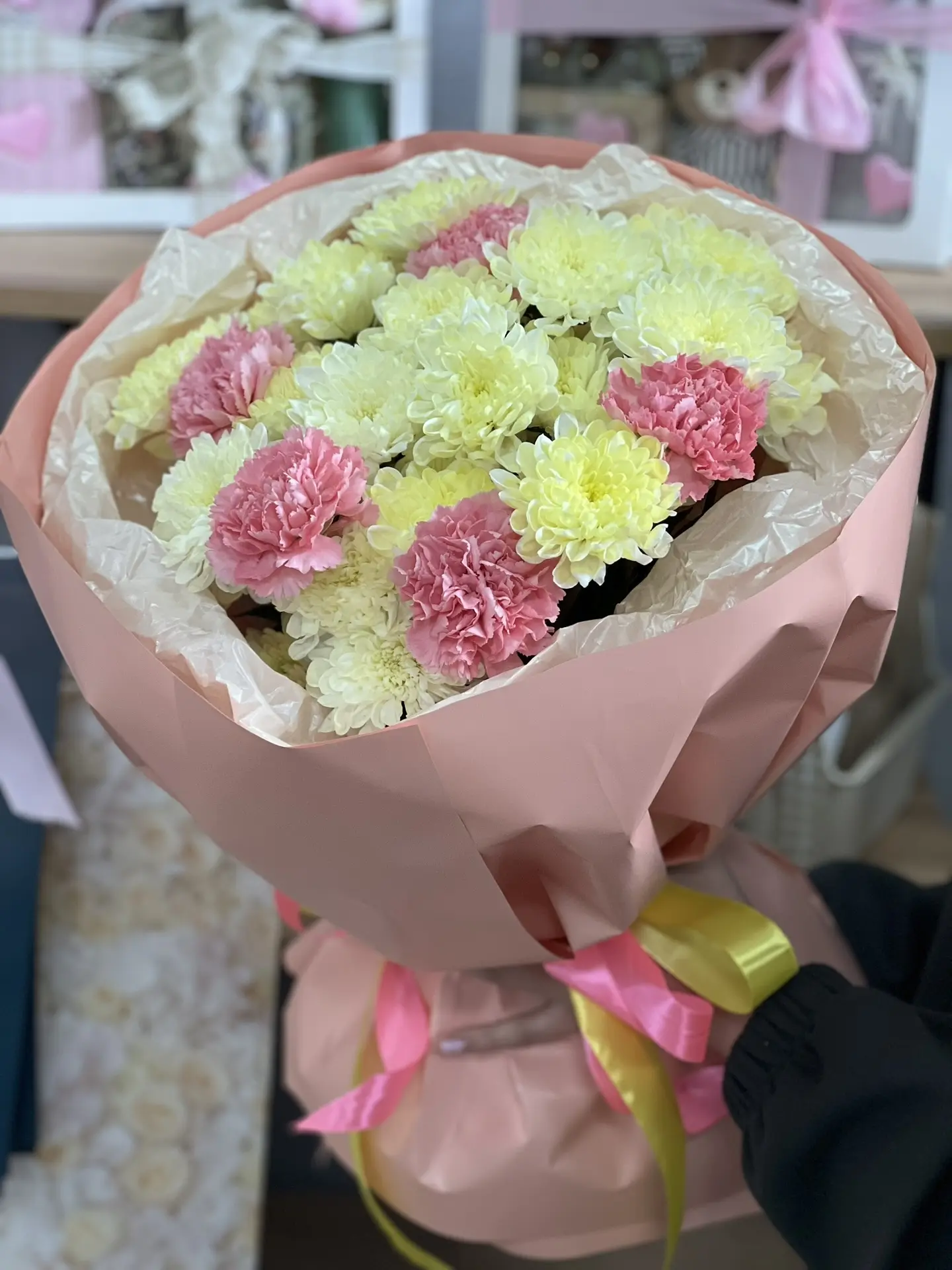 Готов ехать на доставку🌸

Заказать этот и другие букеты и композиции 👇
klumba-vitrina.ru

📞 Телеф