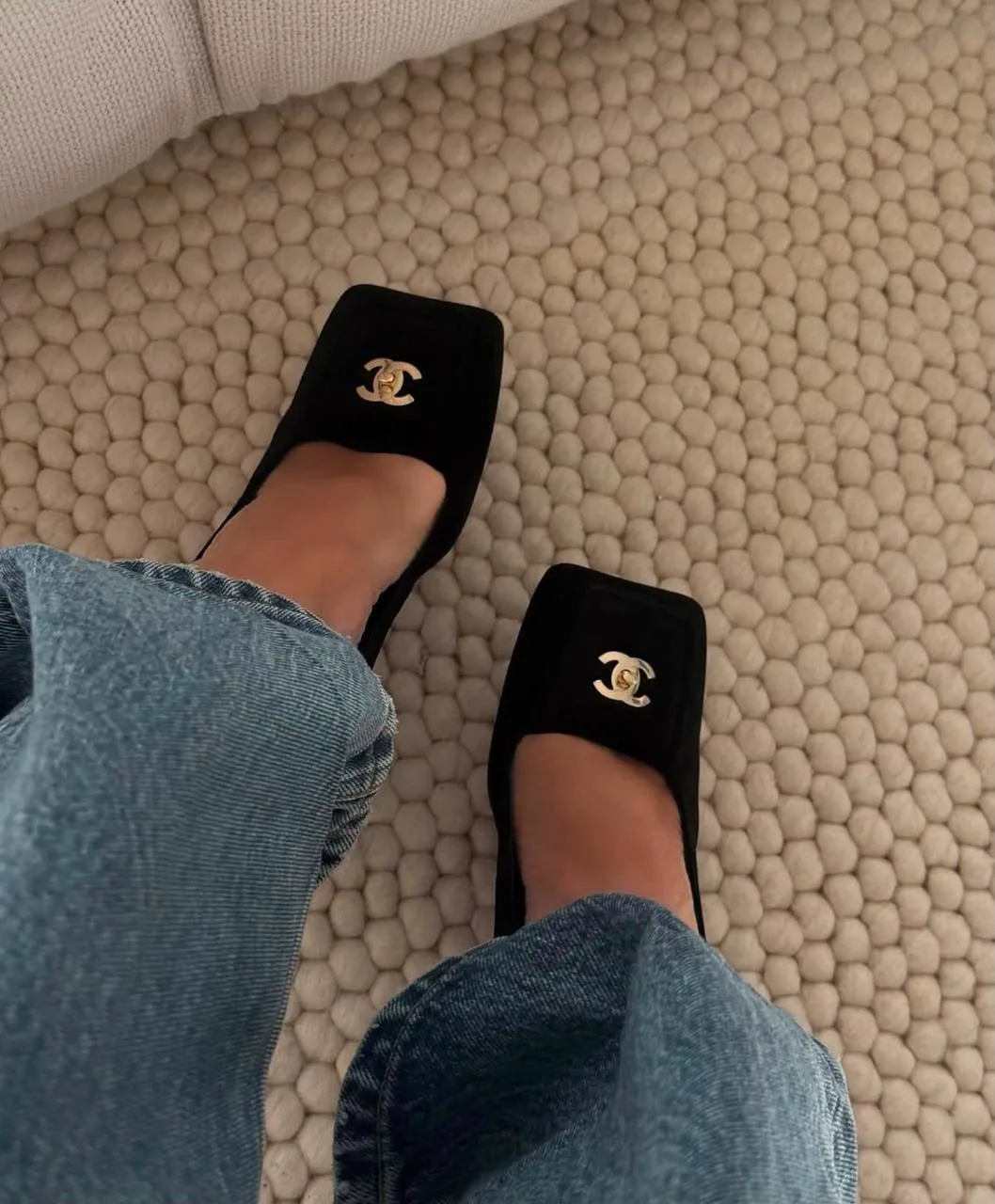 Модель SS26 🔥 
Размер с 36 по 40 
Каблук 10 см 
В замш и коже ⭐ 
Полный комплект 
9900 🎀