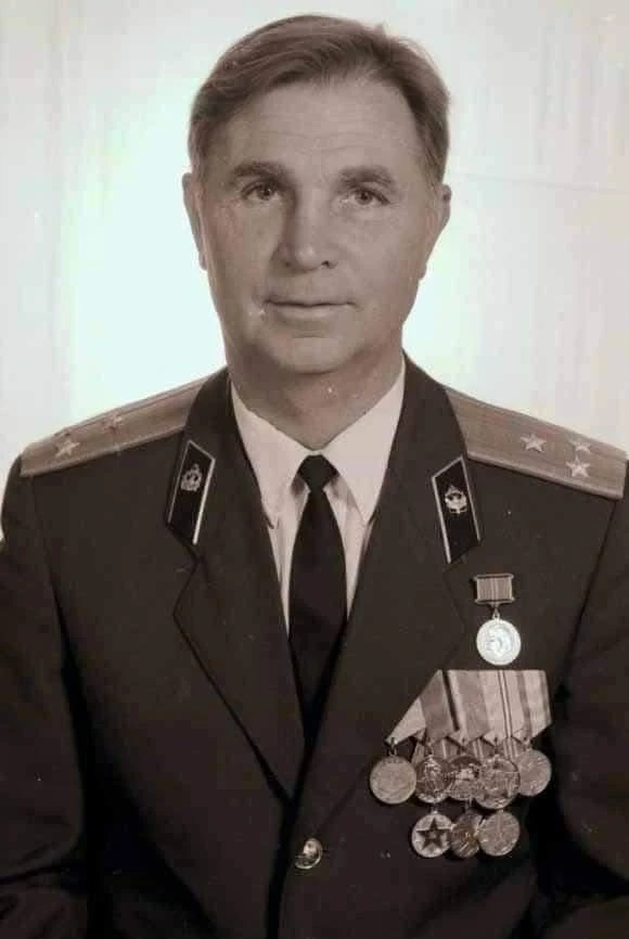 4 июня родился в Москве Тихонов Виктор Васильевич (1930 - 2014) - советский хоккеист и ...