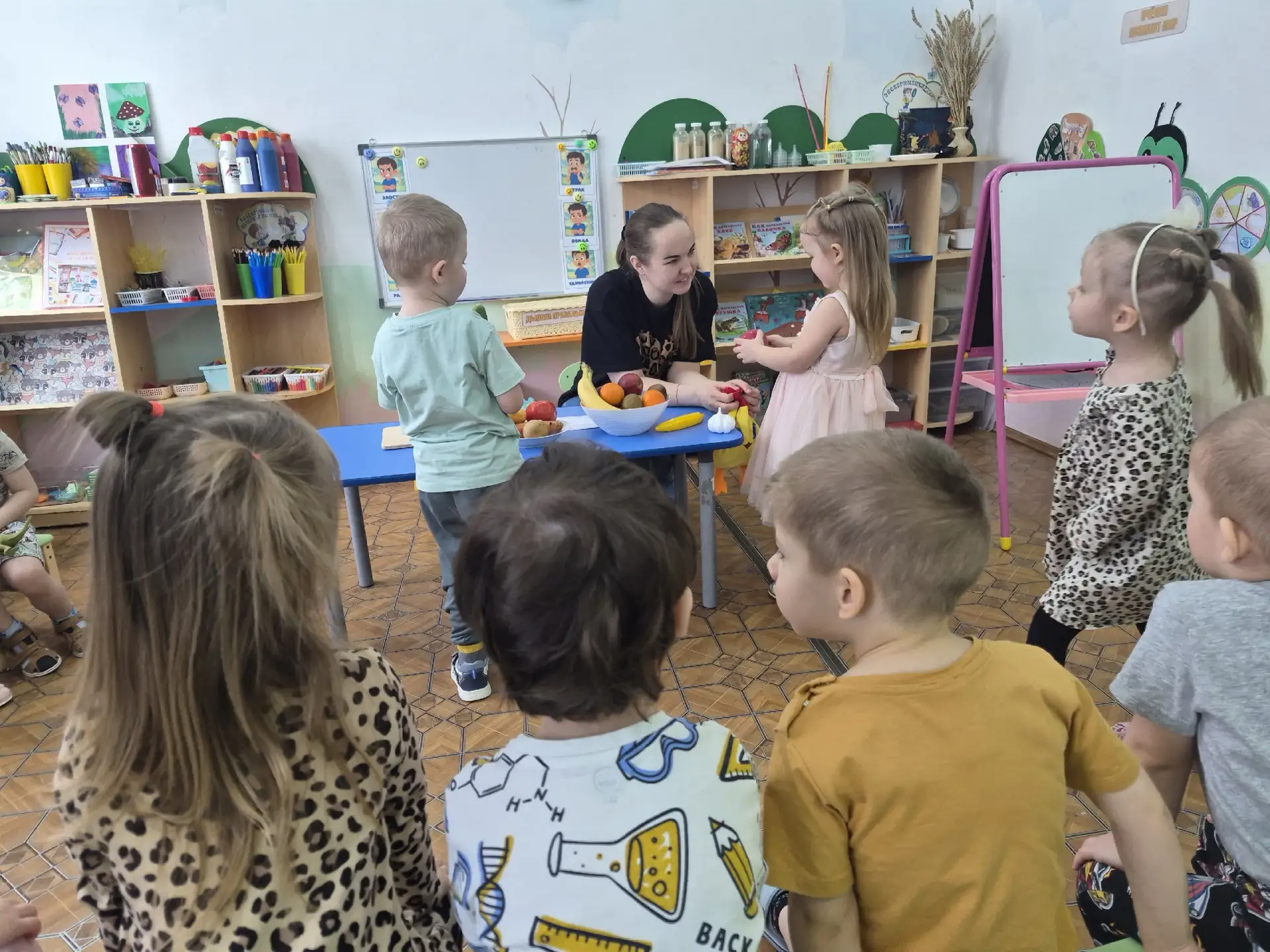 Во второй младшей группе также прошел День здоровья! В гости к ребятам приходила мама Д...