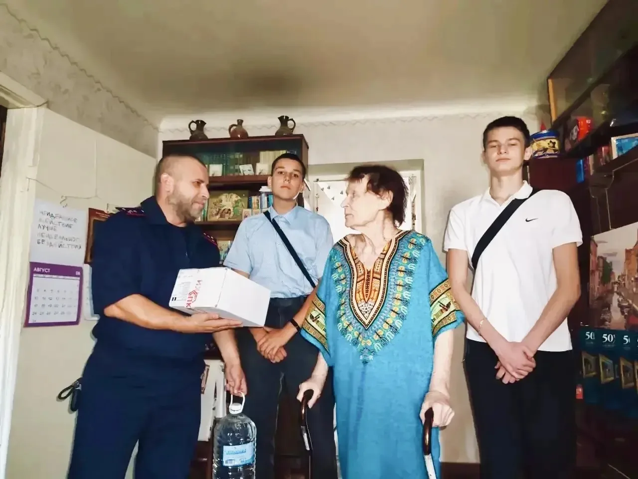 Кадеты следственного комитета и юнармейцы с заместителем руководителя Пологовского межр...