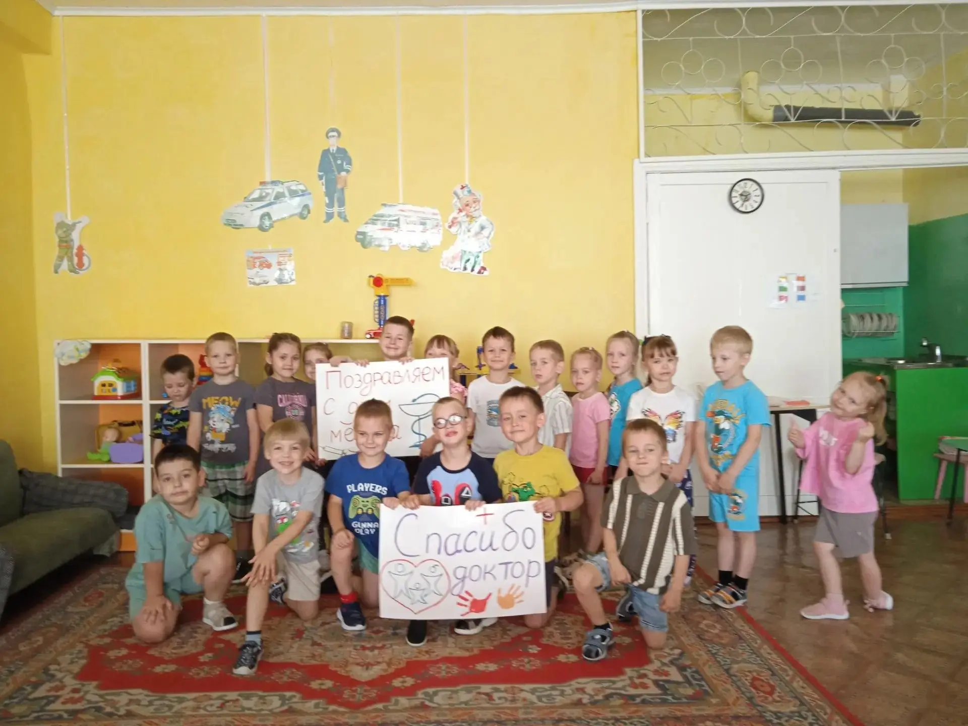 #ГодДошкольногоОбразования   ДЕНЬ МЕДИЦИНСКОГО РАБОТНИКА"🏥🩺В мире нет профессии важней.
Здоровья к