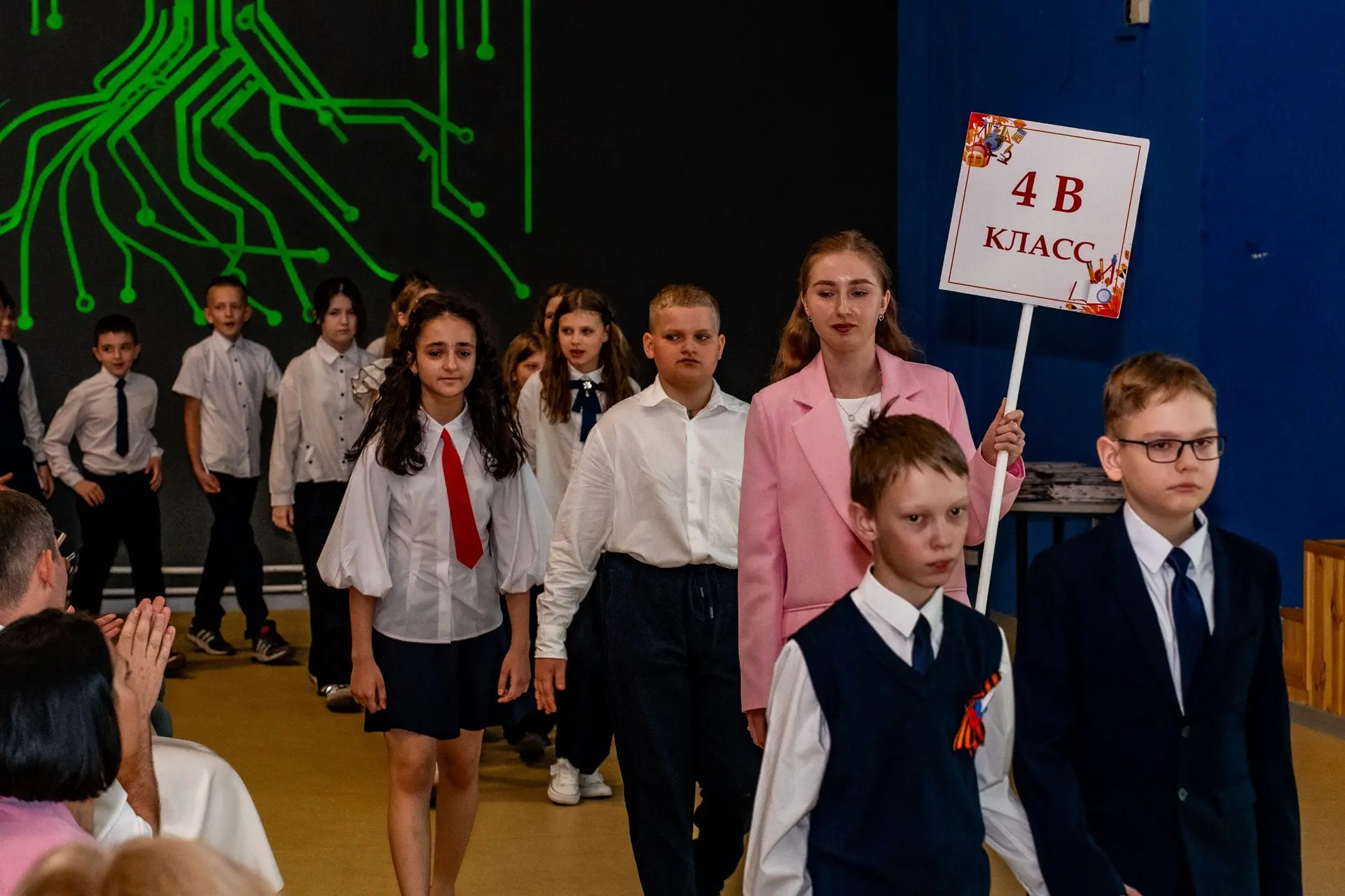 ✨ Прощание с начальной школой ✨  22 мая в нашей школе прозвучали последние звонки для выпускников 4-