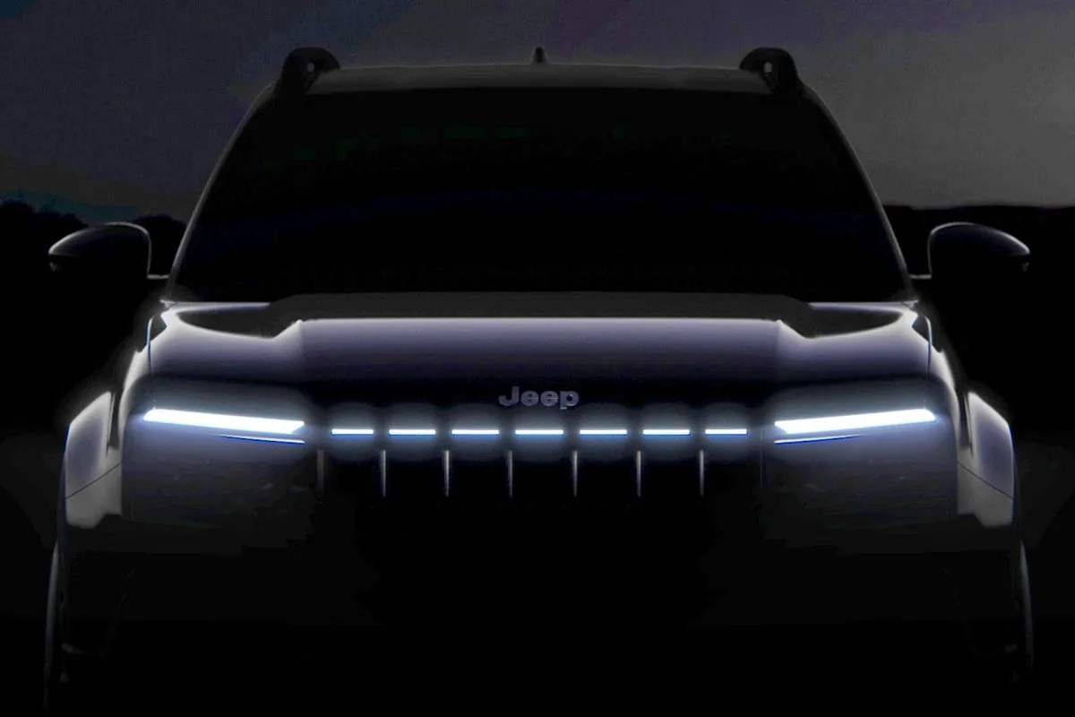 Jeep анонсировал обновленный Avenger  Обновление будет точечным: кроссоверу слегка подправят внешнос