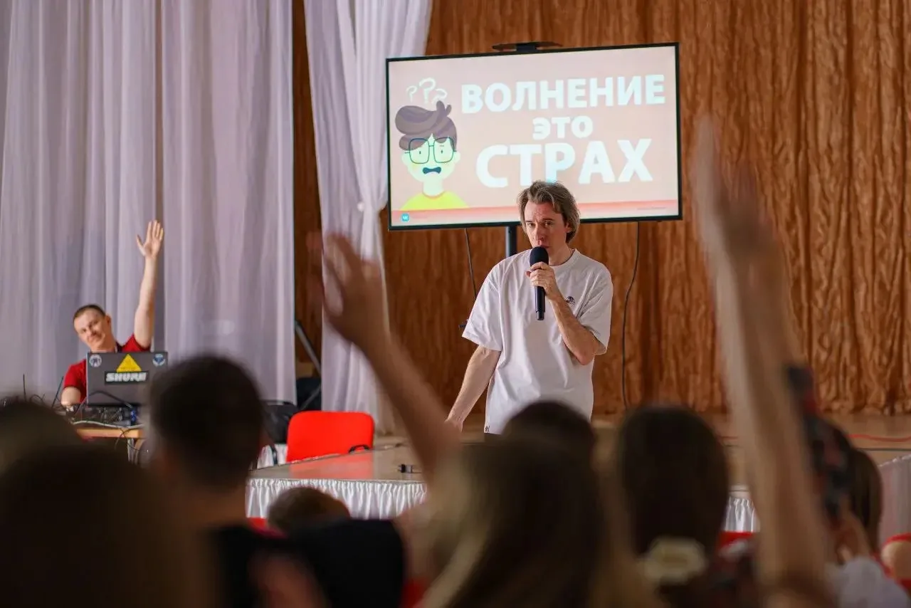 🎭 Актёры театра «Мечта» покоряют новые вершины!  Ученица 7Б класса Крендюкова Валерия — актриса наше