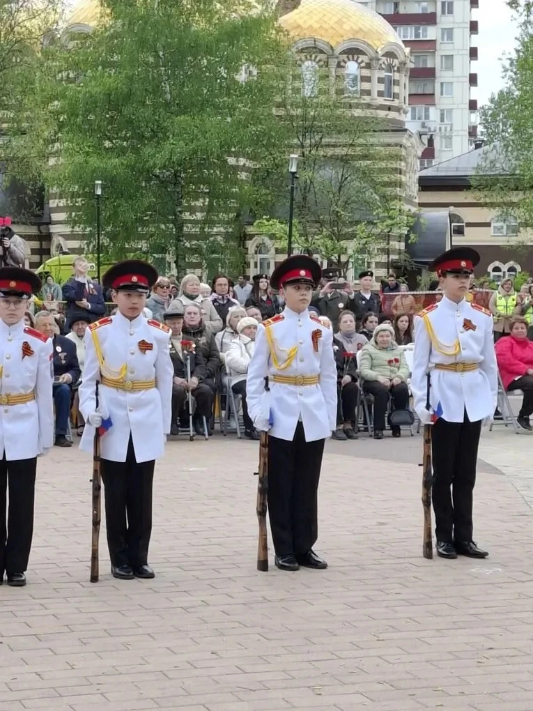 🔥В самый главный праздник нашей страны, в День Великой Победы, состоялся парад кадет у мемориала Защ