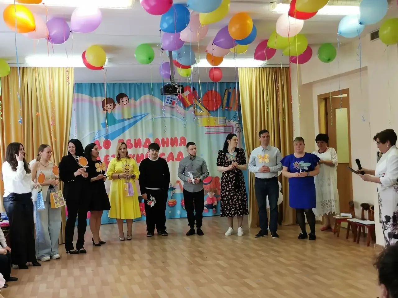 🌠 Выпускной бал в группе «Домик Винни Пуха»: путешествие в Страну Знаний! 🌠