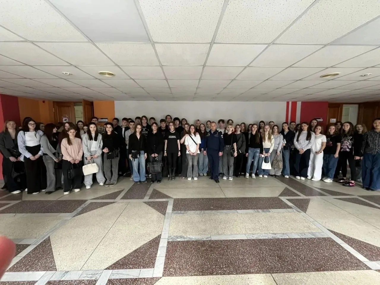 В Президентской академии в Новосибирске состоялась встреча студентов колледжа с Героем ...