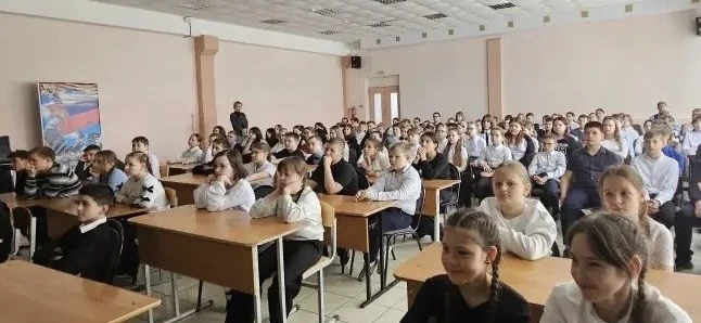 🎬«КИНО ПОБЕДЫ»🎞️  🕊️Есть даты, которые не тускнеют. Есть память, которая не умирает. И есть кадры, о