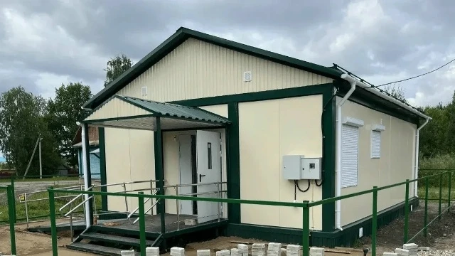 Новый модульный ФАП откроют в Харовском округе 1 сентября

Блочно-модульная конструкция площадью 64 