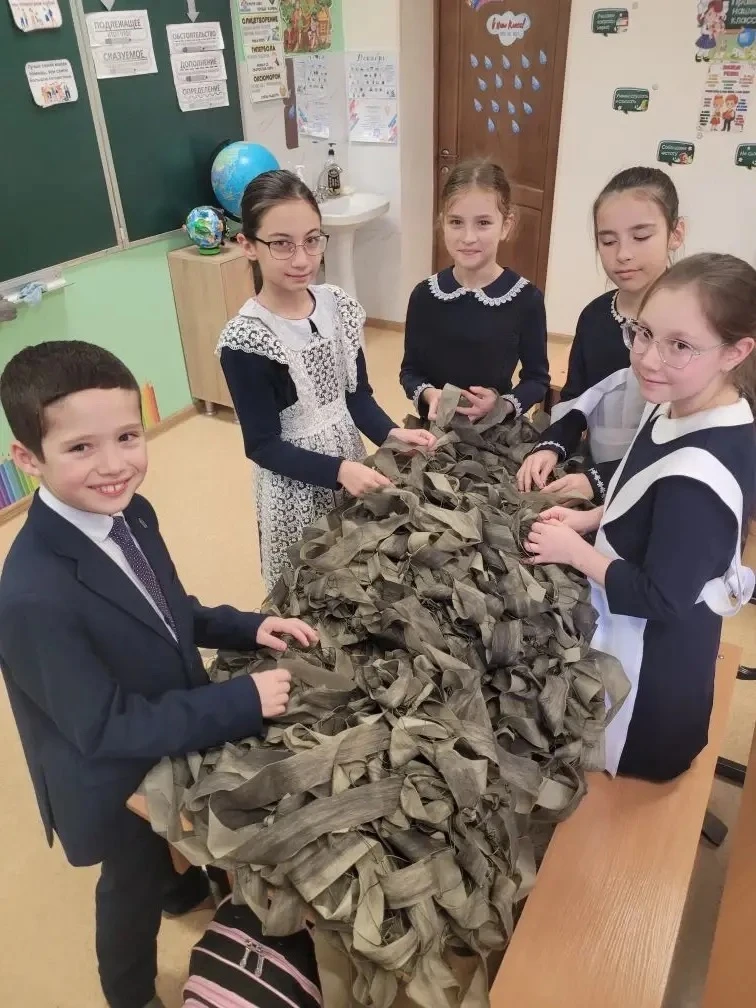 🌟 День волонтера в 4 «Б» классе! 🌟  5 декабря наши орлята начальной школы вместе с классной руководи