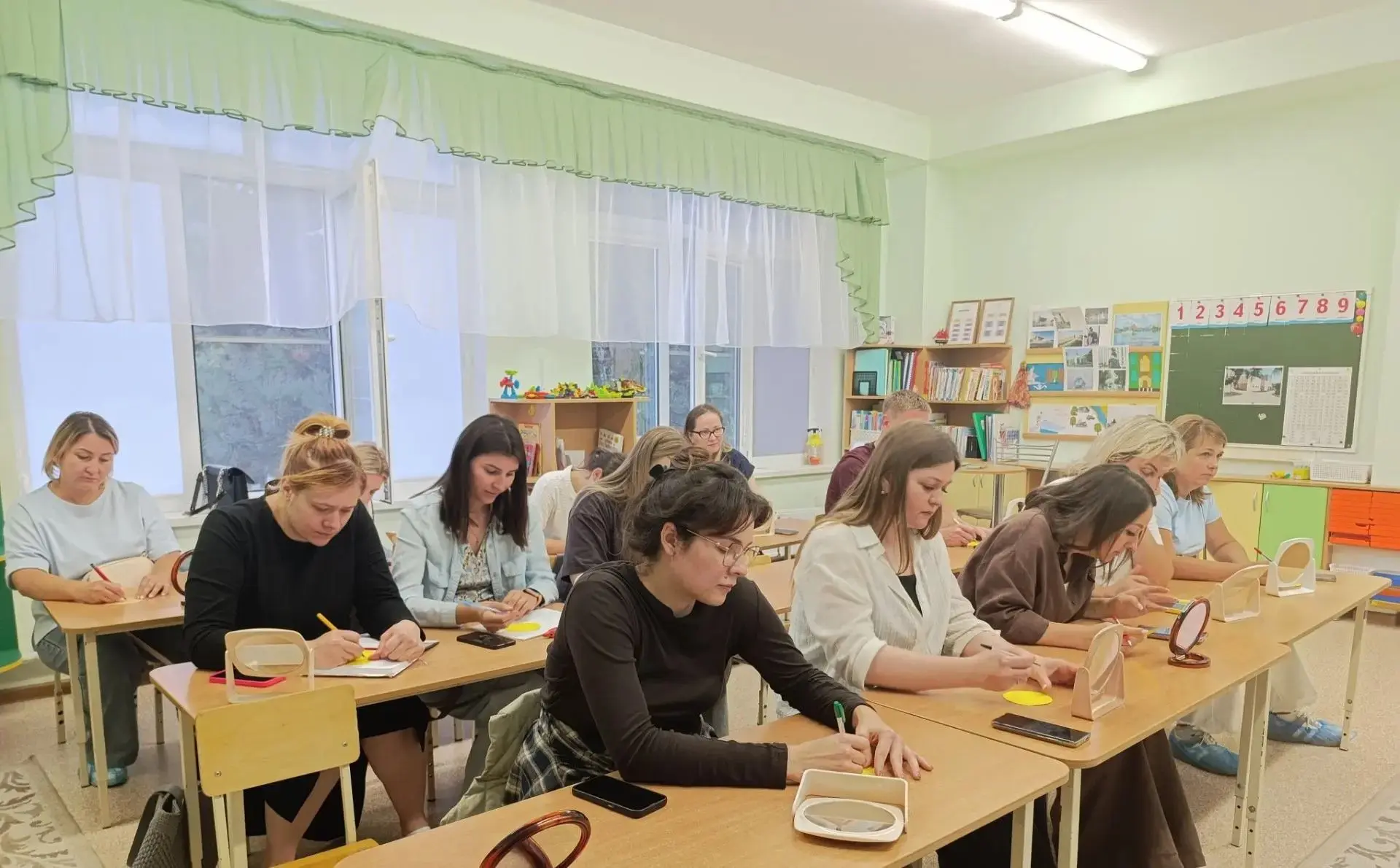 Мир, в котором мы живём! ❤️ В подготовительной к школе группе компенсирующей направленн...