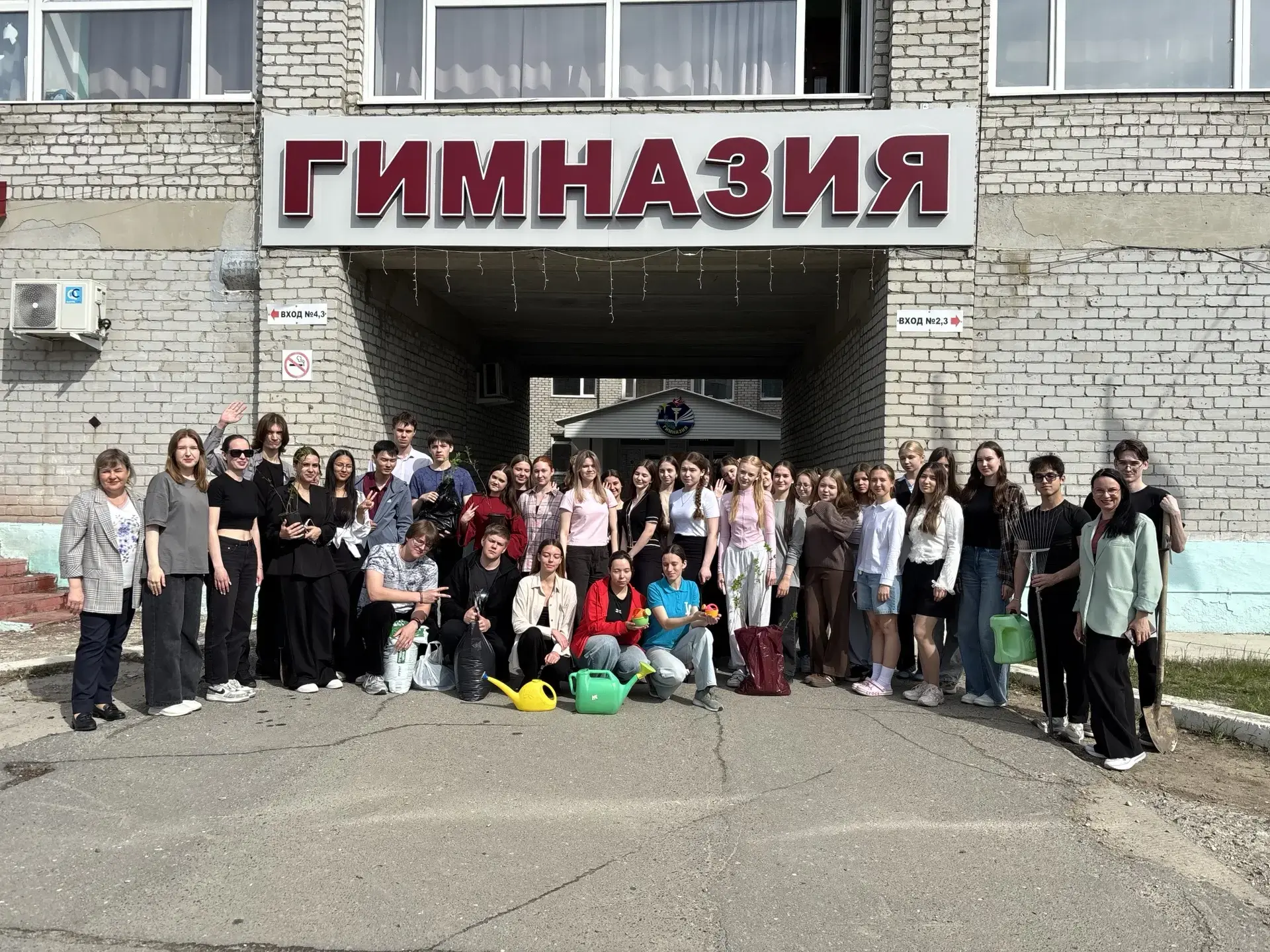 🌿Аллея выпускников: память, посаженная своими руками  📍Сегодня наши выпускники 11 классов, вместе с 