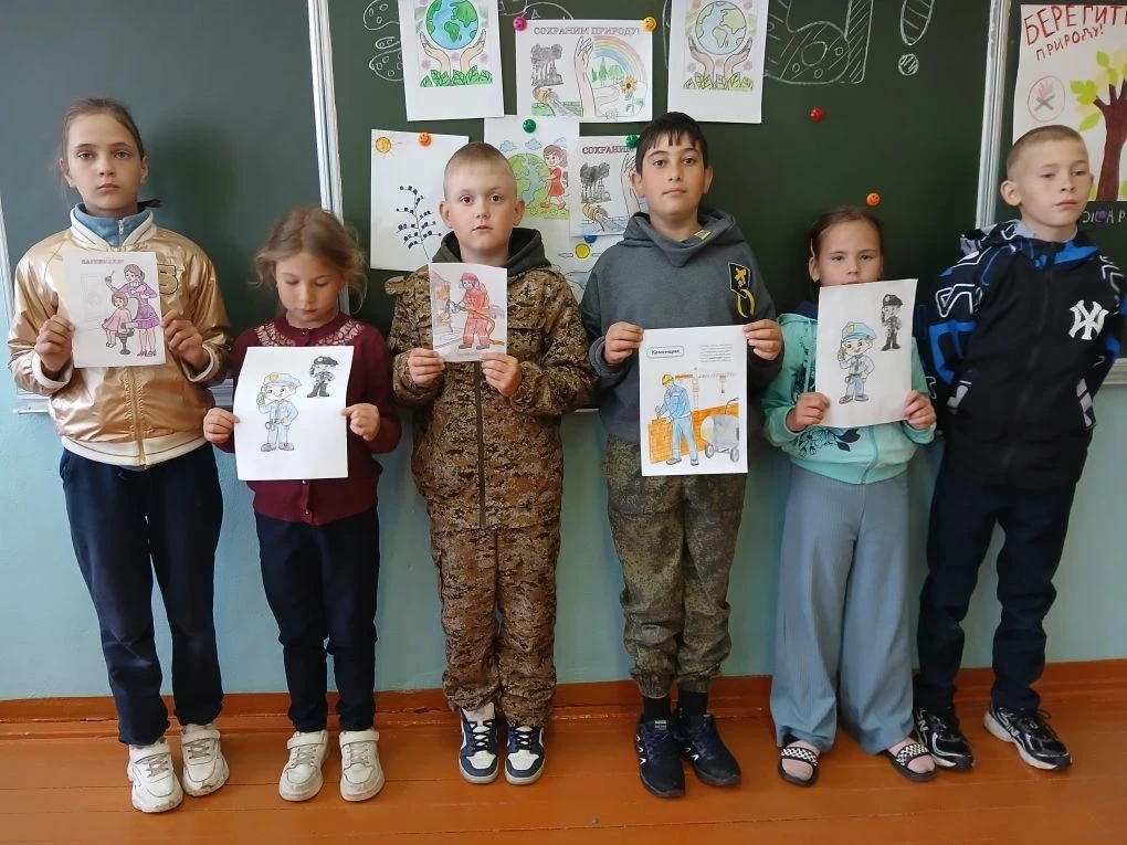 Сегодня в пришкольном лагере ,,День профессий"