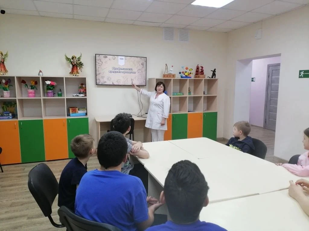 В рамках месячника «Курский край — без наркотиков!» медицинская сестра ОКУ «Центр СемьЯ...