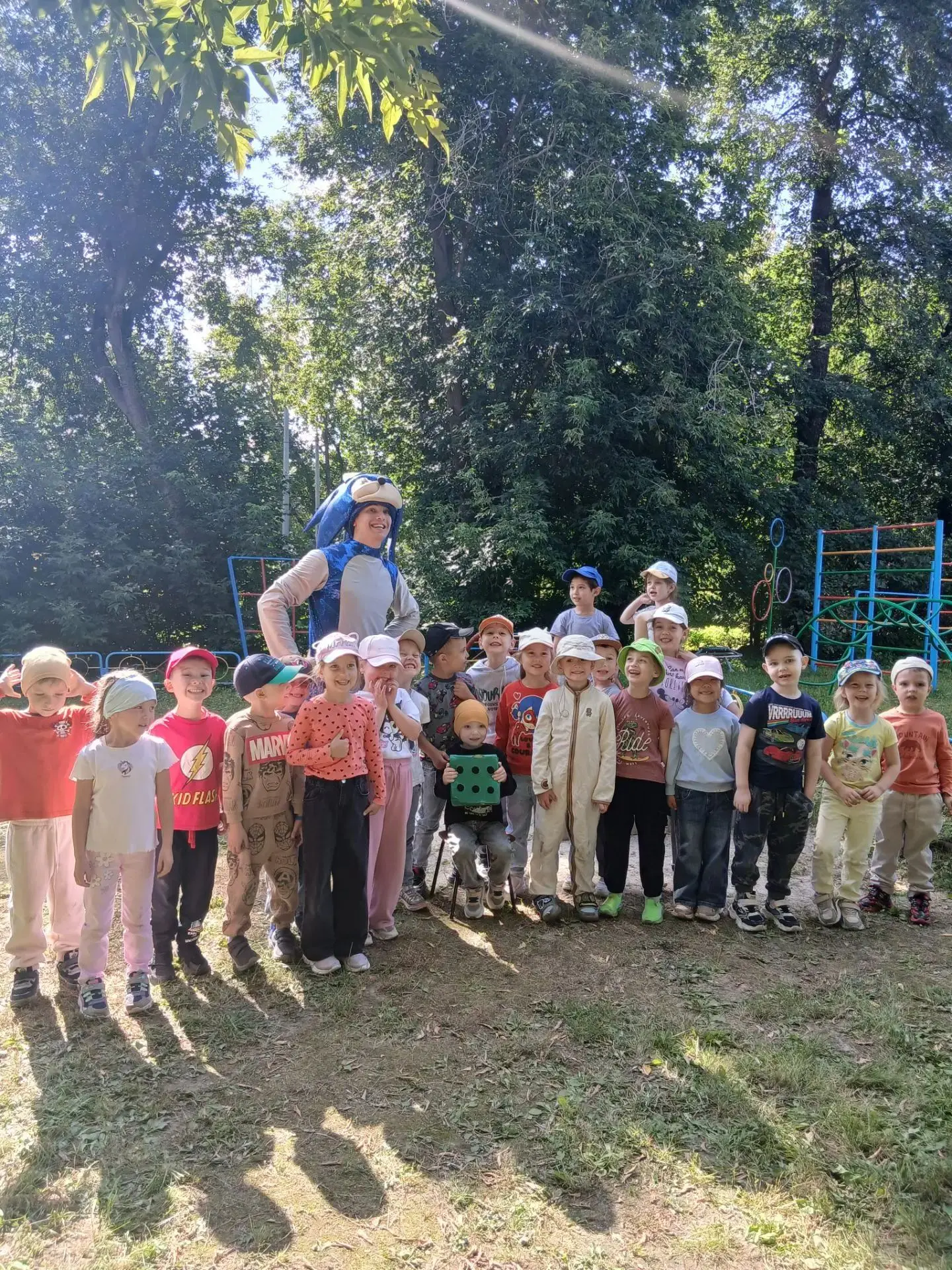 Ребята 8,9,1 группы поздравили Дамира С днём Рождения!!! Пожелали много приятных слов и...