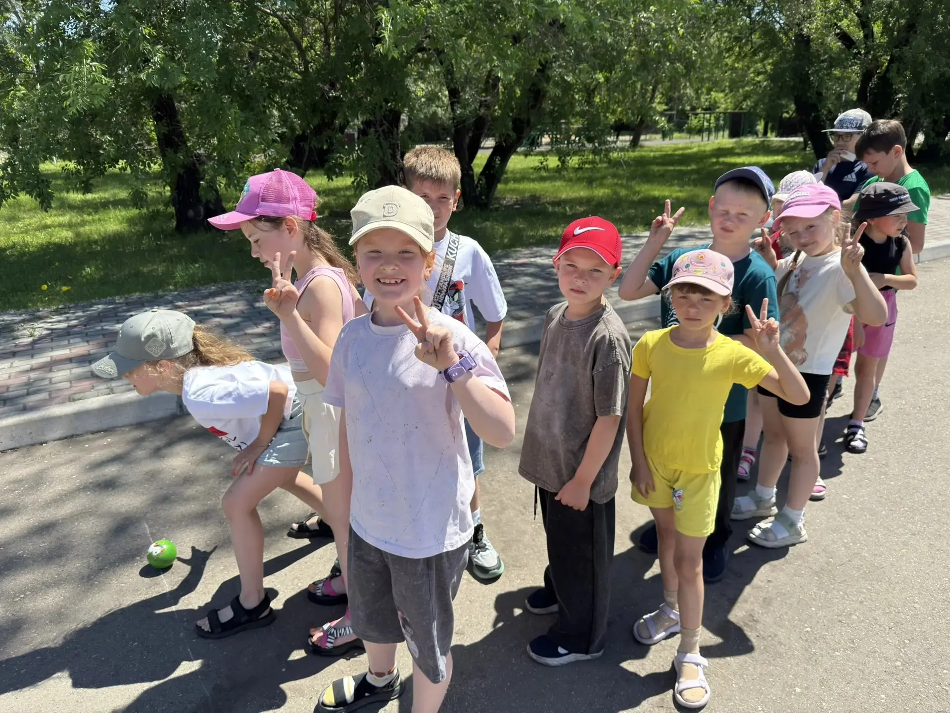 🎉 День ярких эмоций и новых открытий в пришкольном лагере!

Сегодняшний день в нашем лагере был по-