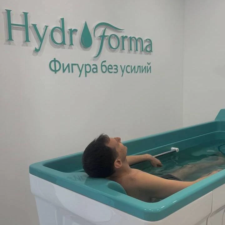 Подходит ли гидромассаж мужчинам? Конечно да! 

Это полезная процедура не только для женщин, но и дл