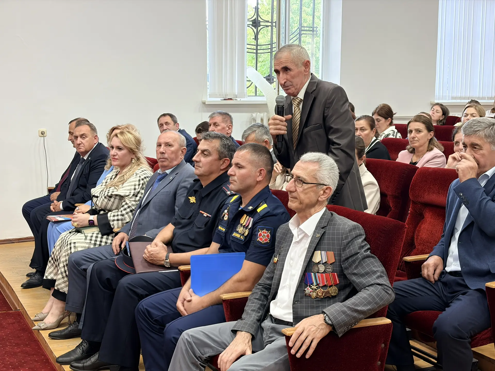 В Лескенском районе обсудили с активом муниципалитета результаты социально-экономическо...
