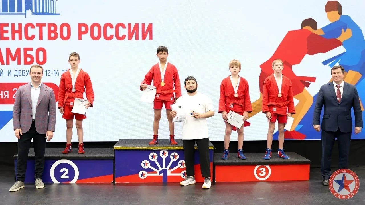 Чемпионом Первенства России в Уфе стал самбист спортшколы "Виктория" Зиератшо Каримов