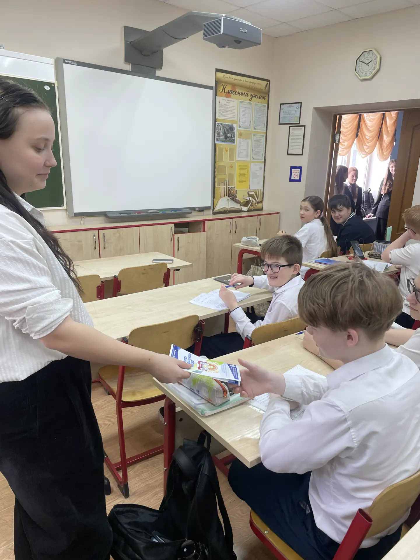 🚀 Профессиональное ориентирование для школьников регулярно проводят студенты отделения педагогики Ей