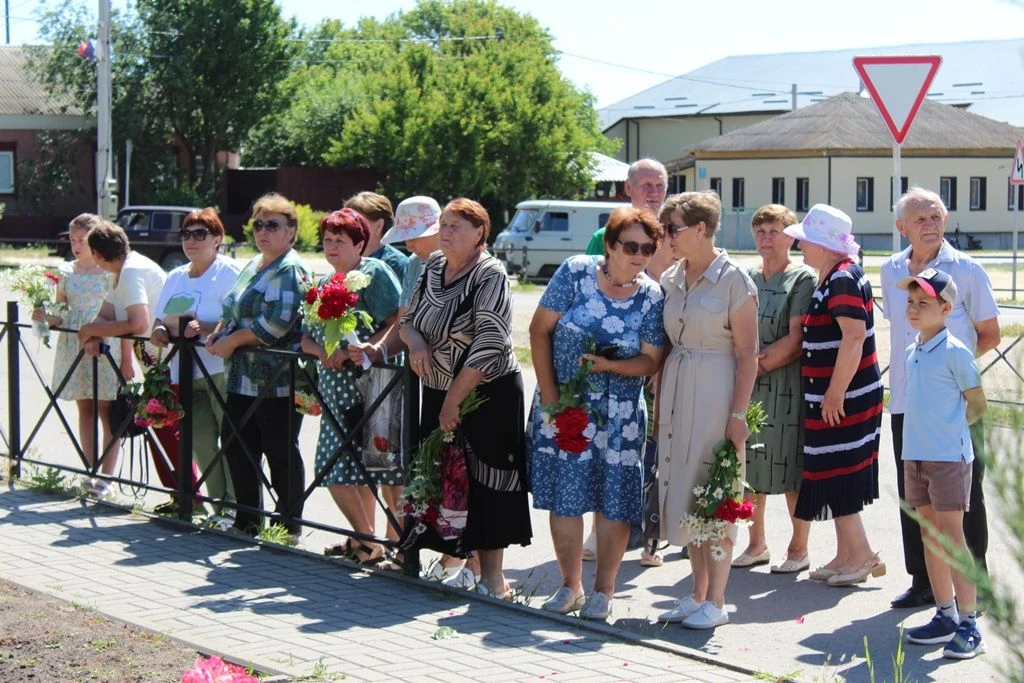 Жители Новобелой почтили память павших в День памяти и скорби