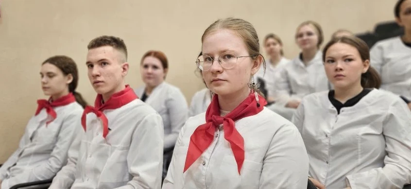 19 мая
День детских общественных организаций России
19 мая 1922 года на II Всероссийской конференции