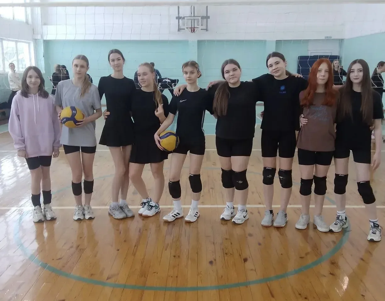 🥇 НАШИ ДЕВУШКИ — ЧЕМПИОНКИ РАЙОНА! Сборная лицея девушек по волейболу заняла 1 место в соревнованиях