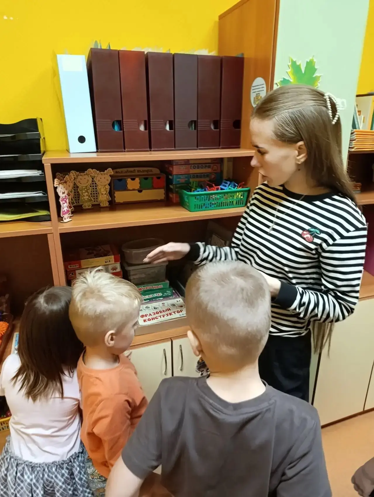 В детском саду работает множество специалистов, каждый из которых выполняет важные функ...