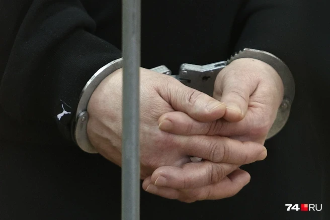 Сотрудник Управляющей компании в Якутске попался на прослушке.

56-летний уроженец Усть-Алданского у