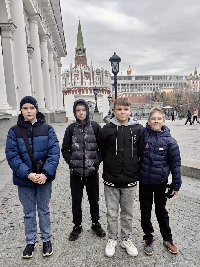 👑 Путешествие в историю  14 апреля ученики 5Б и 8П классов посетили Оружейную палату Московского Кре