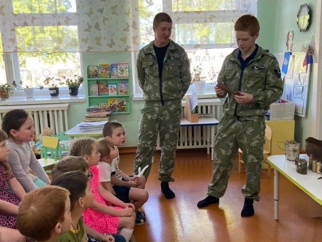 ‼️Поисковики отряда «Высота» провели встречу в Детском саду «Родничок».