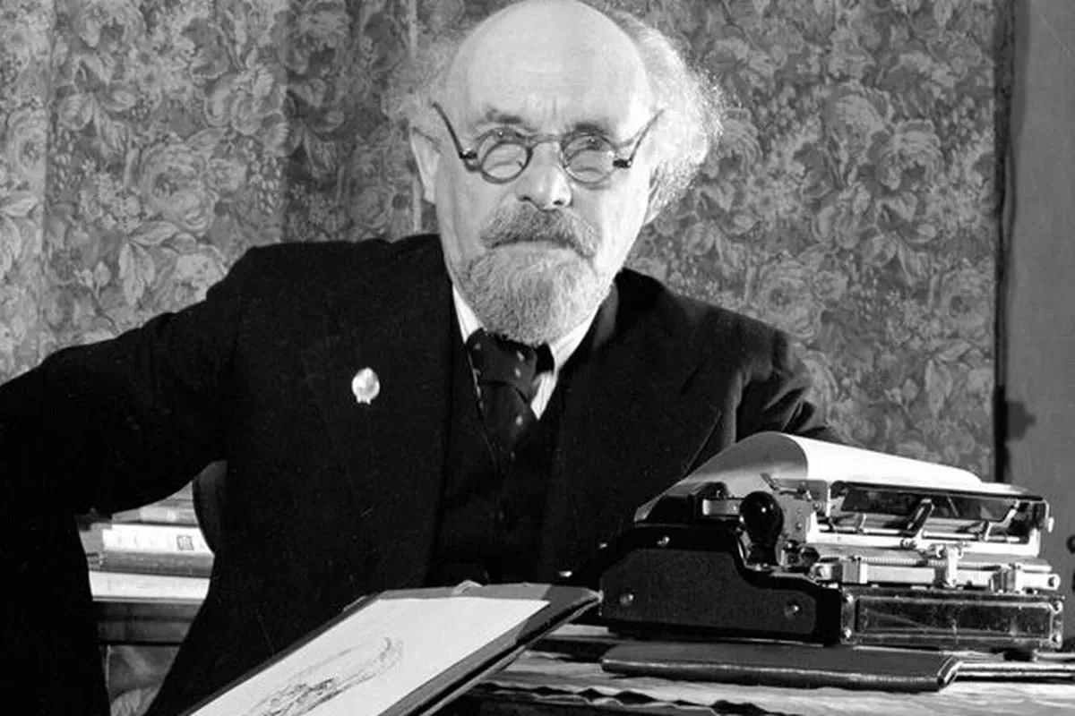 ✍️«Надо мечтать как можно больше, как можно сильнее мечтать, чтобы будущее обратить в настоящее».

М