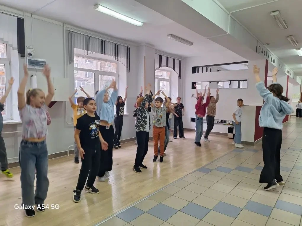✨Сегодня, 1 апреля, а значит, в нашем пришкольном лагере - 😀День юмора и смеха! 📍Утро началось с «Ве