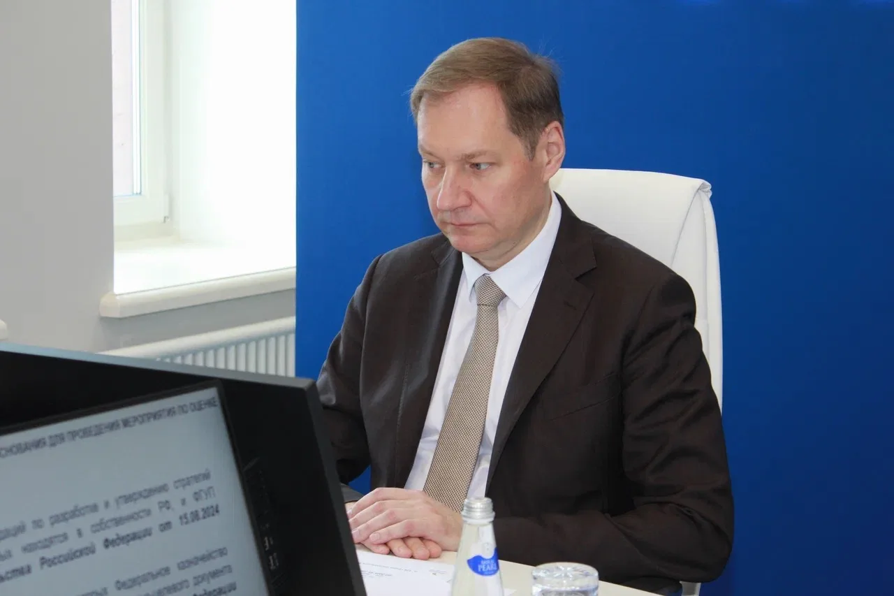 Руководитель Казначейства России Роман Артюхин провел заседание Контрольной комиссии Фе...