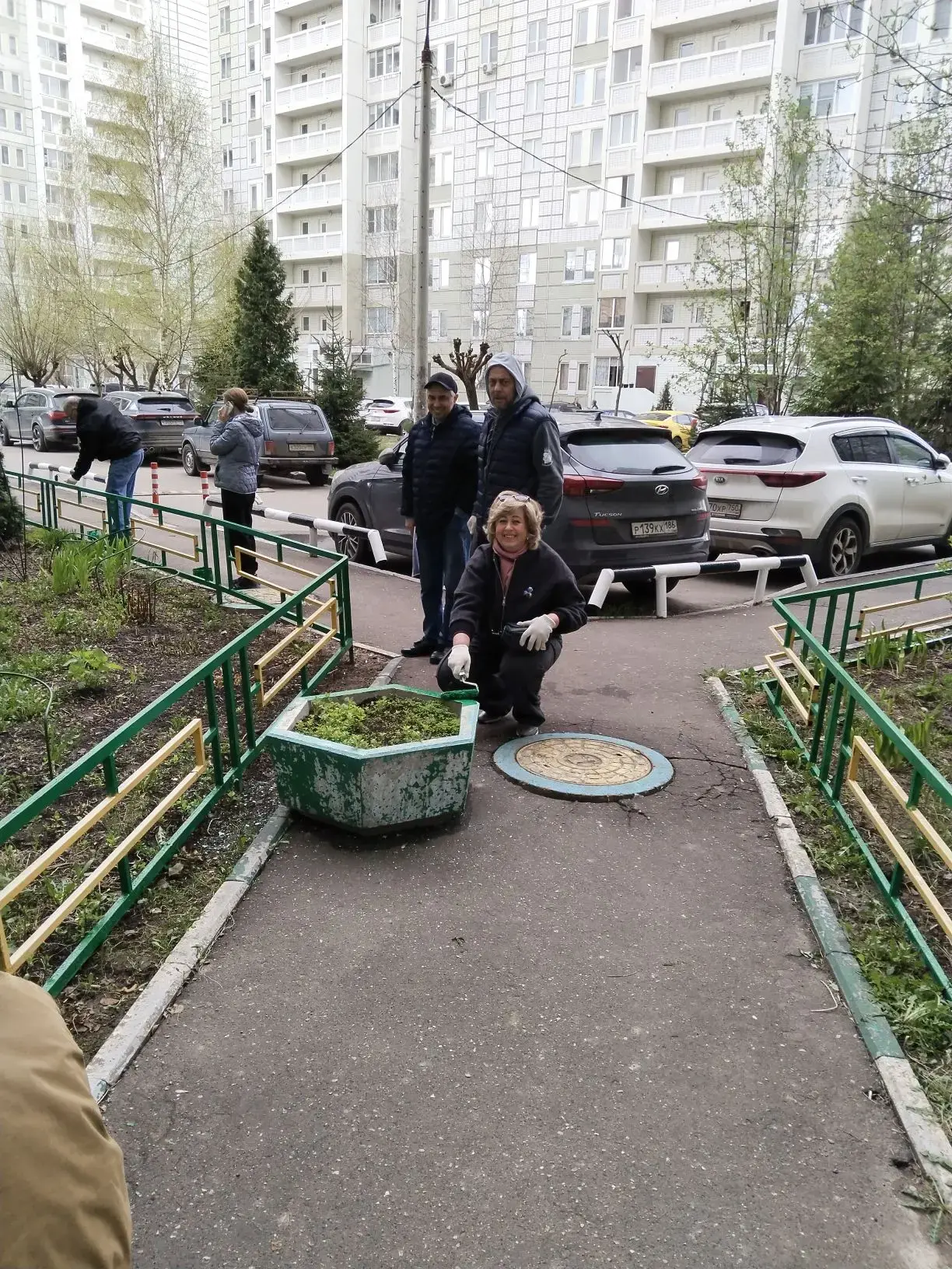 Сезон субботников продолжается 💪

На территориях наших домов продолжаются весенние субботники.

Жит
