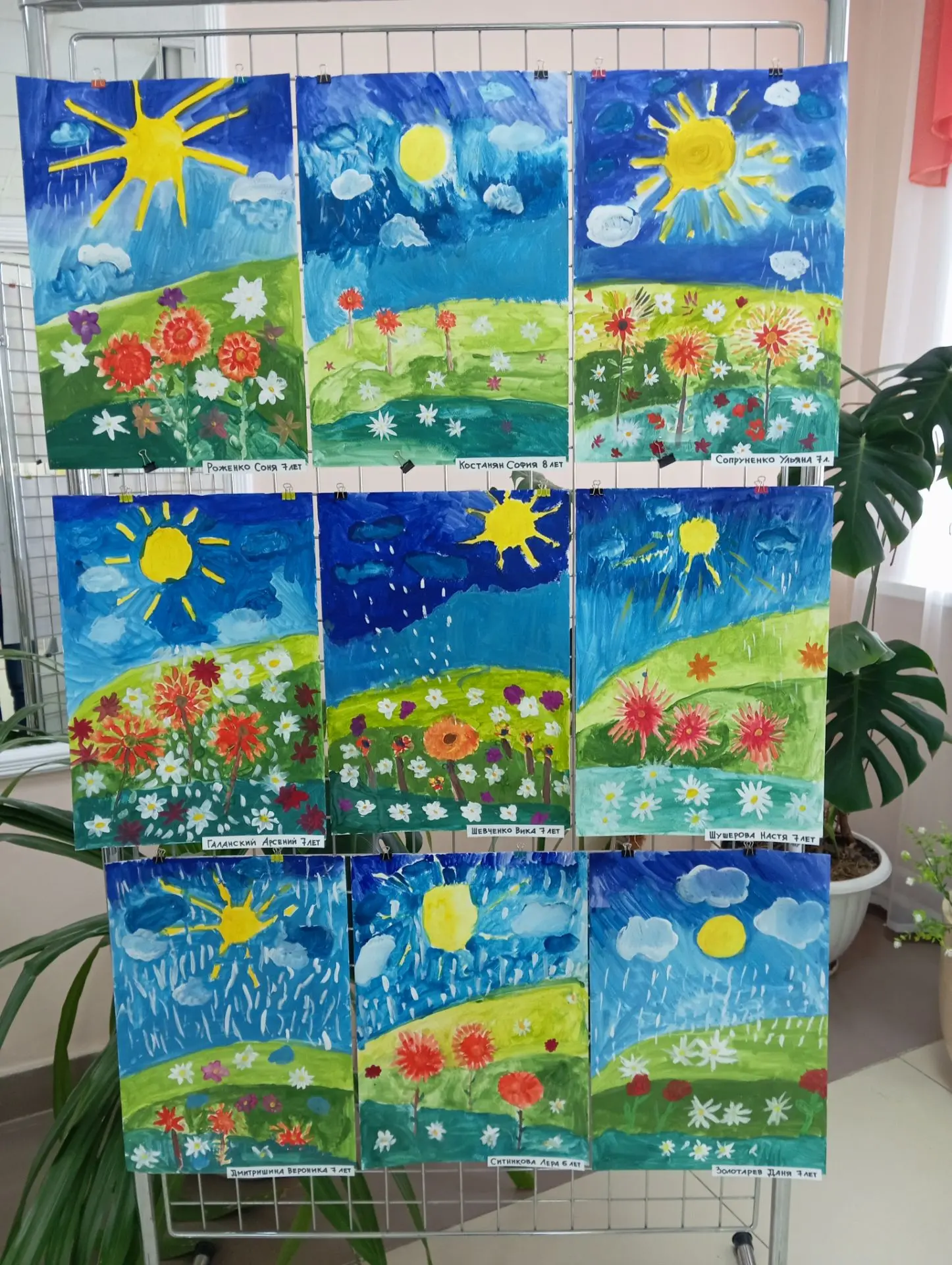 А в холле ДЮЦ  поселилось «Лето»! 🌸☀️