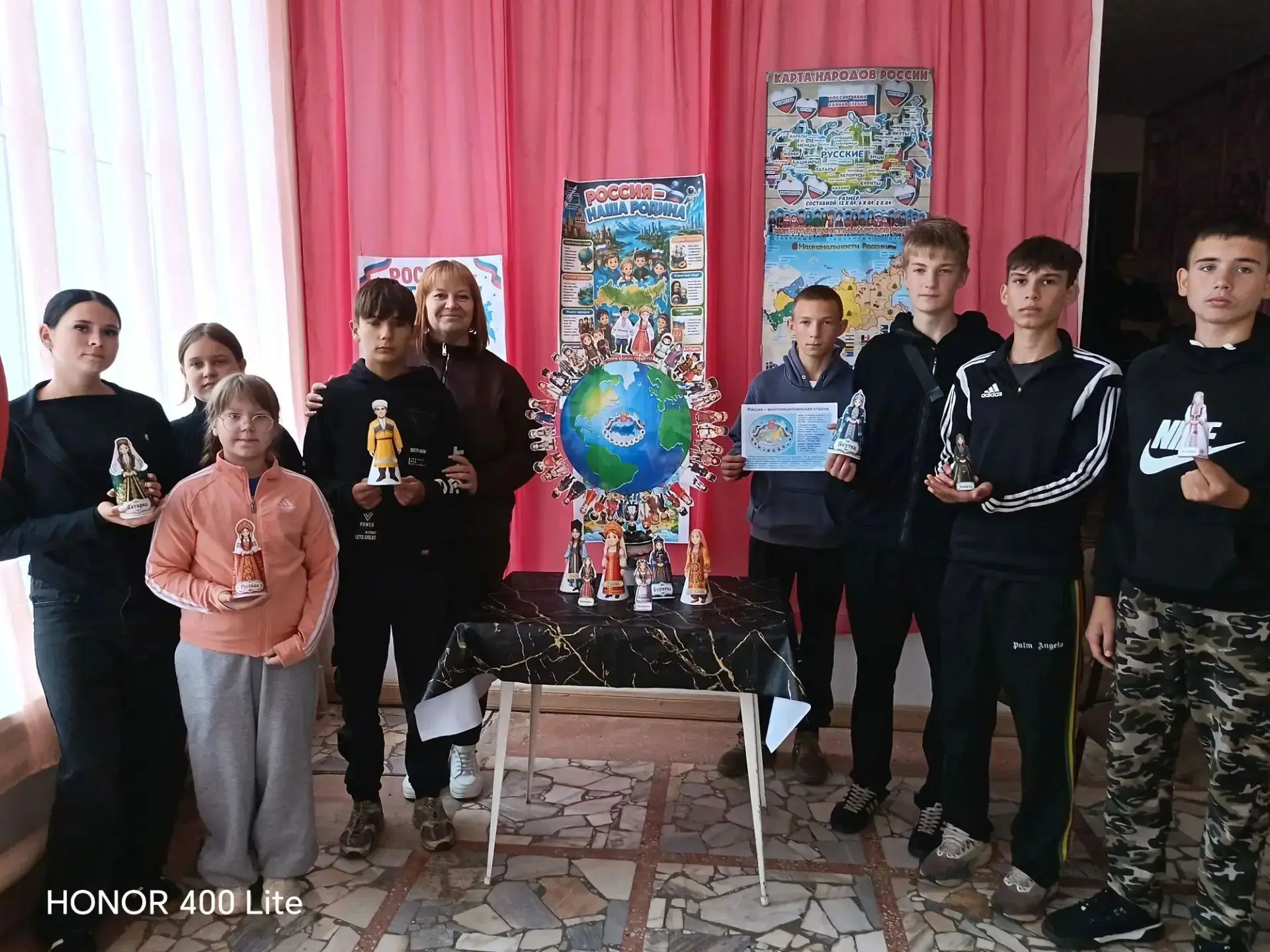 💥 В Ртищевском Доме культуры прошло мероприятие «Живут в России разные народы». На вст...