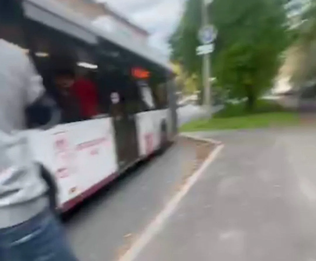 🚌 Драка в автобусе №18: появилась версия взрослого пассажира