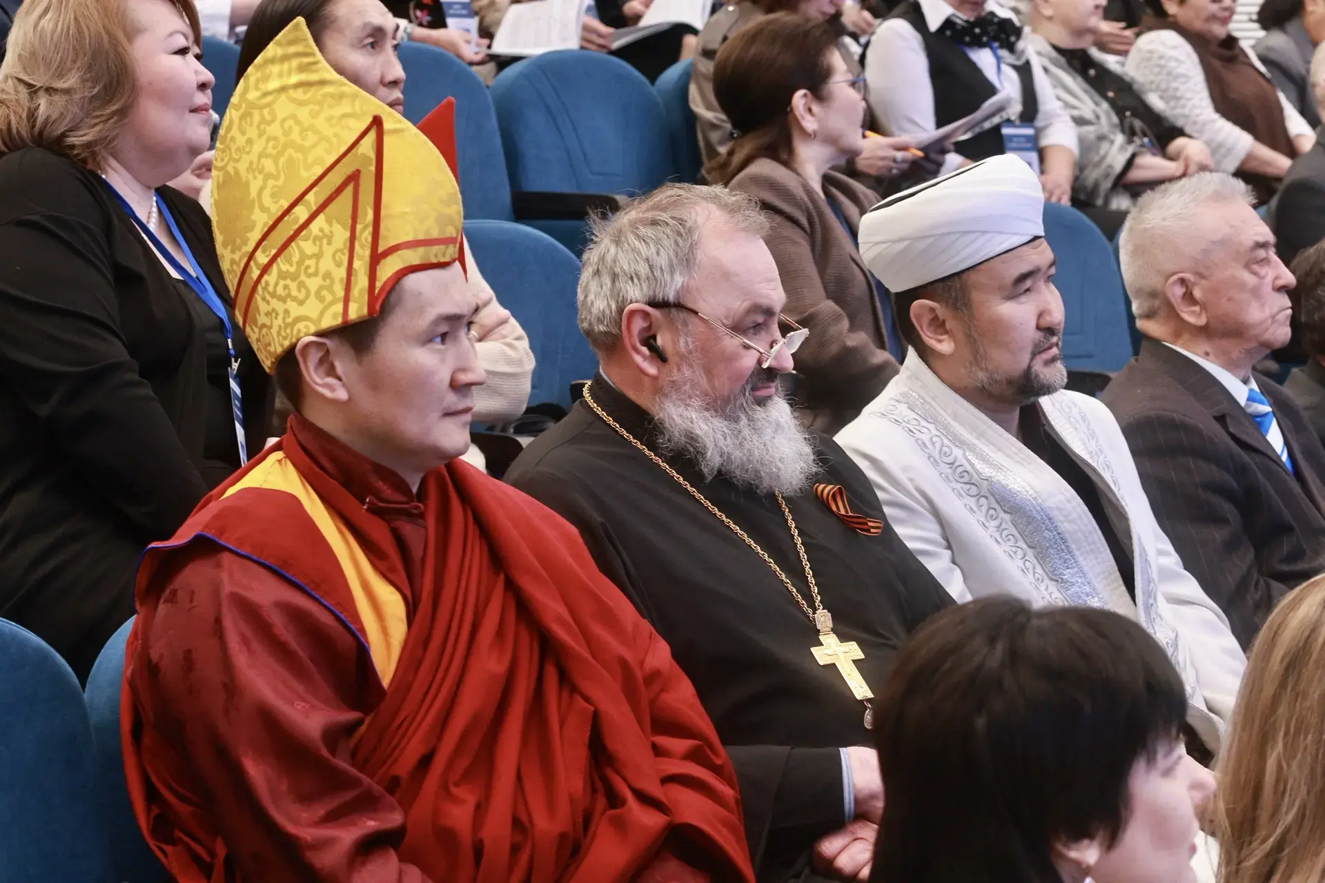 В Горно-Алтайске проходит конференция «Горный Алтай и Россия: от истоков к современности»  Научно-пр