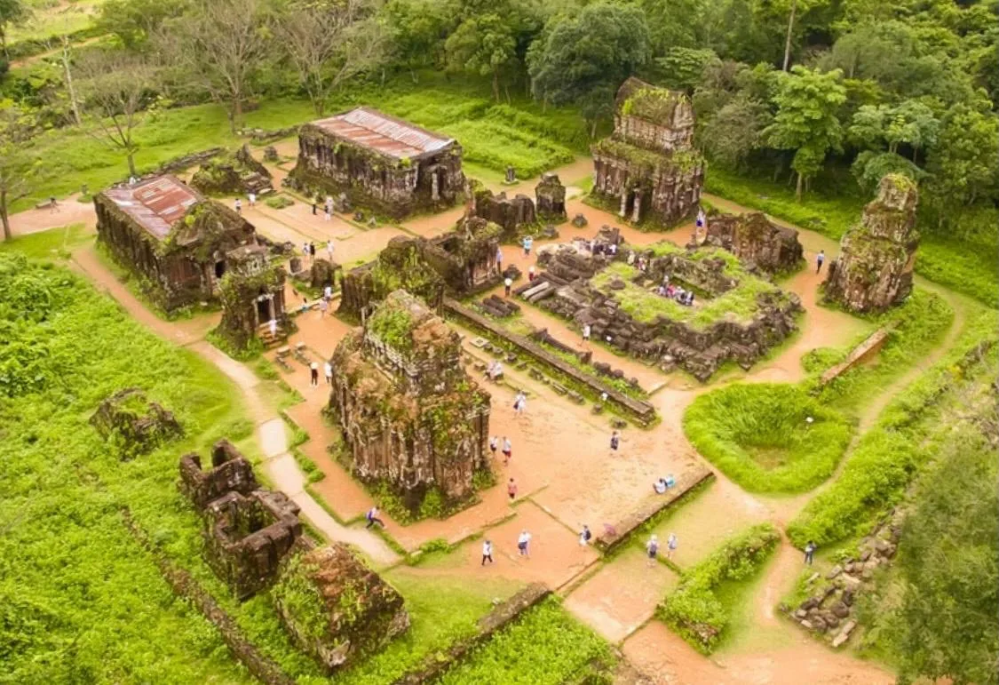 Храмовый комплекс Мишон, Вьетнам 🇻🇳  🔹 Мишон - храмовый комплекс в 30 км от Дананга, в прошлом выпол