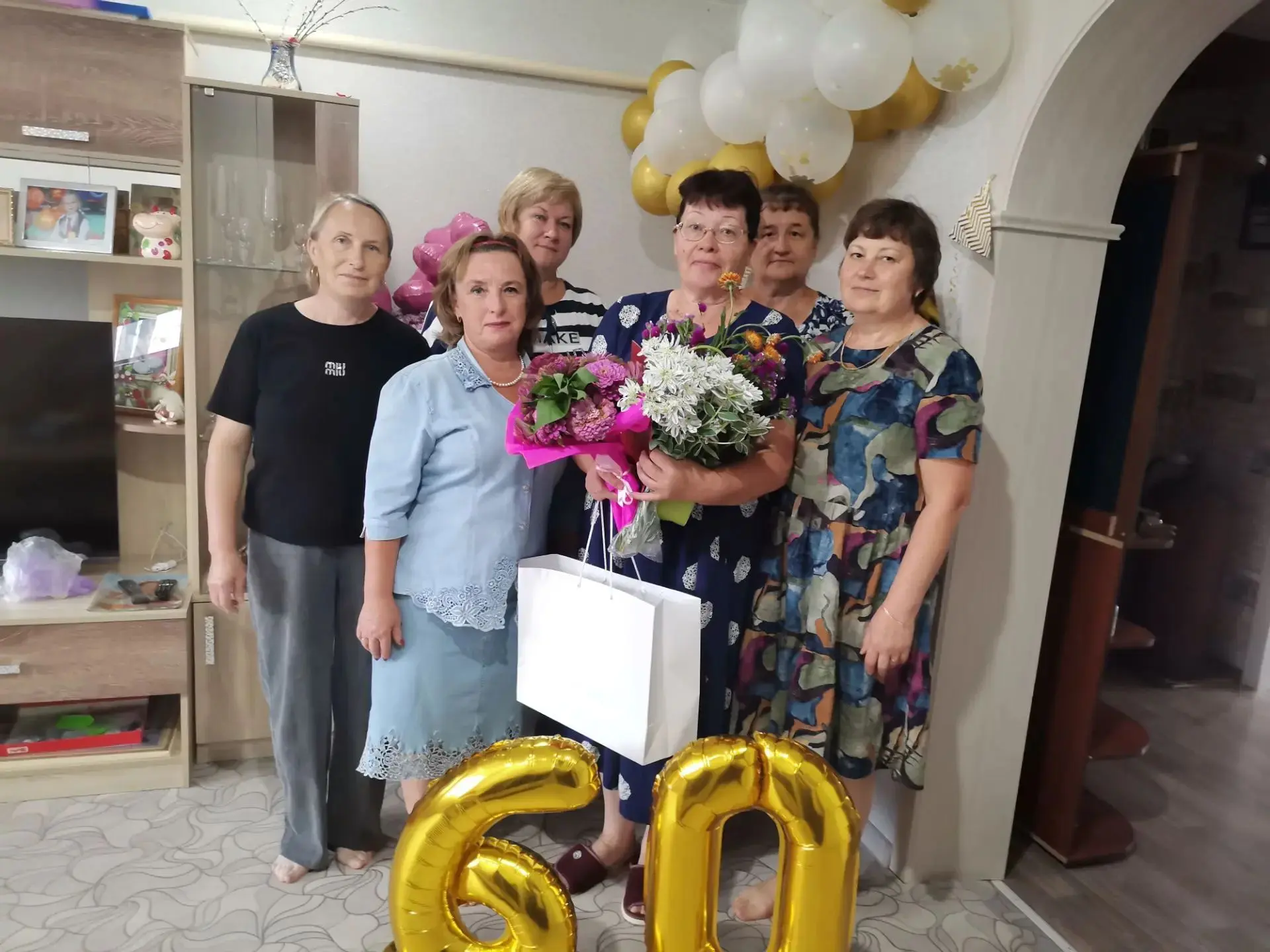 ‼️Коллектив  МБОУ Первомайской СОШ им.А.С.Ерёмина поздравил с 60 - летним юбилеем ветер...