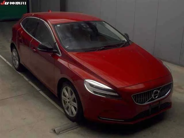 🌟 Volvo V40 2018 года🔝

▫️1.5 литра (152 л.с) / передний привод
▫️Пробег 26.000 км
▫️Оценка 4 балл