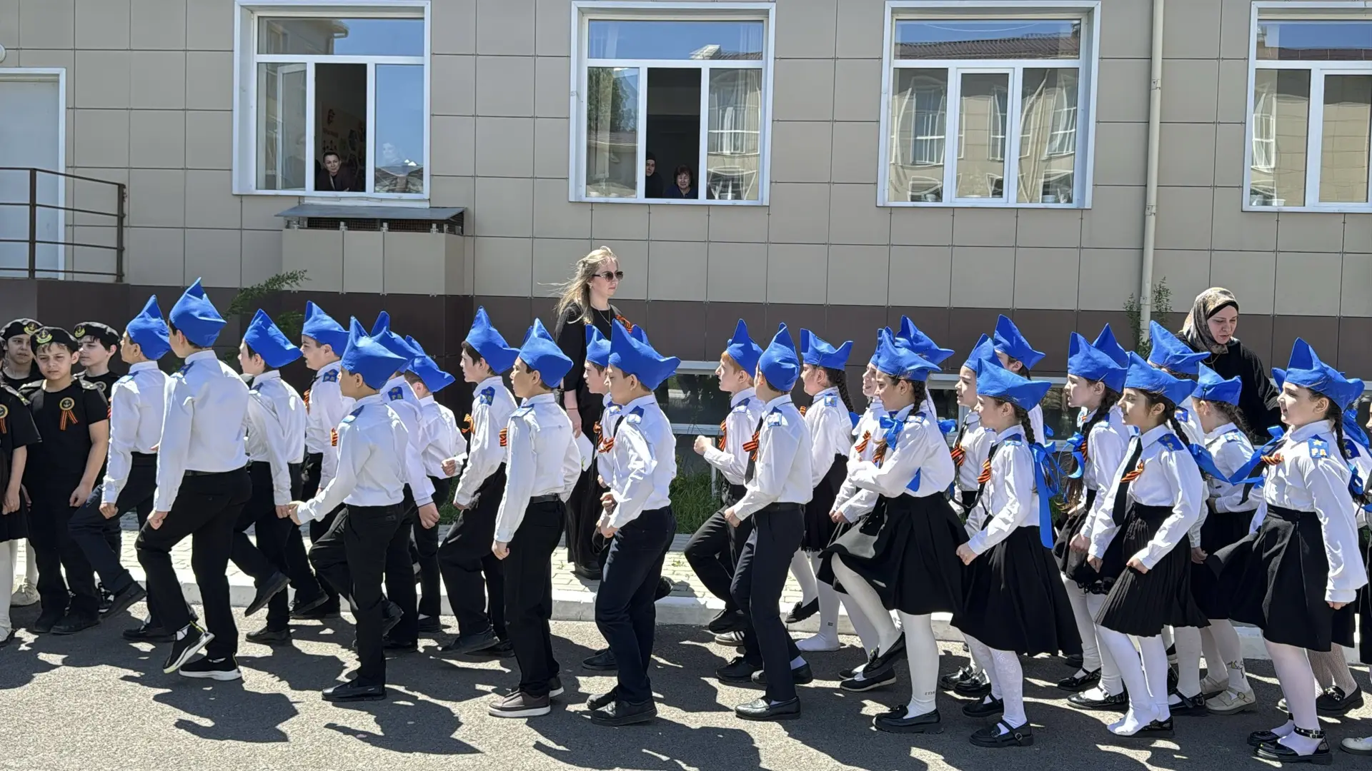 ▌ Память, гордость и преемственность поколений  В школе №27 имени Тхаро Абатаева 7 мая прошёл масшта